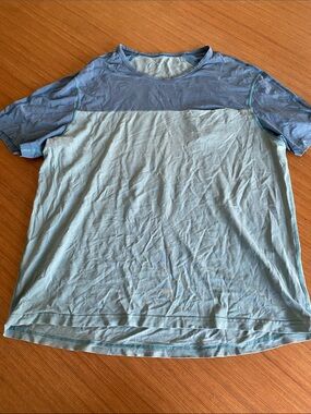 Men’s Lululemon Light Green Washed Teal Blue Two-Tone Crew Neck  Pocket Shirt XL